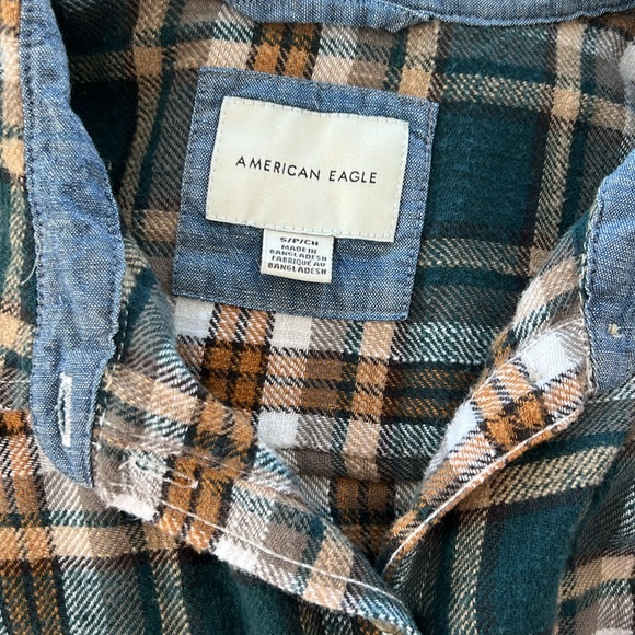 Cropped American Eagle Flannel - Picture 3 of 3